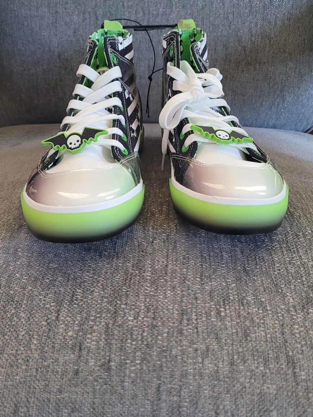 High-Top Beetlejuice Women’s Sneakers in Neon Green & Black